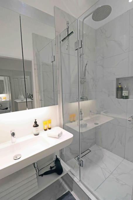 Smart Apt Mit Balkon Am Augarten Park Naehe Zentrum Wien Eksteriør bilde