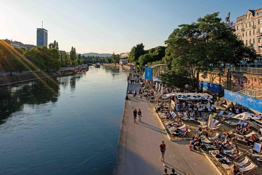 Smart Apt Mit Balkon Am Augarten Park Naehe Zentrum Wien Eksteriør bilde