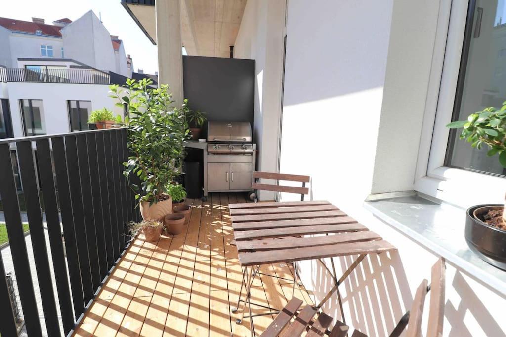 Smart Apt Mit Balkon Am Augarten Park Naehe Zentrum Wien Eksteriør bilde
